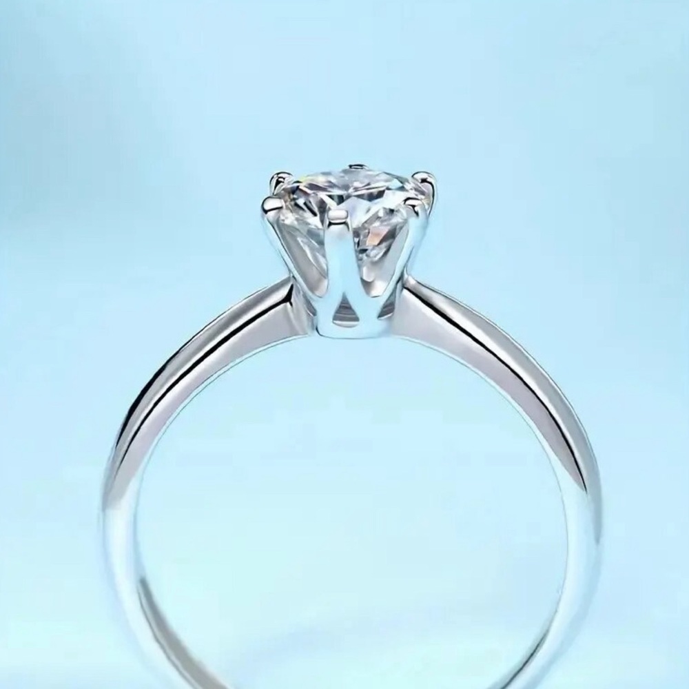 NEW Sterling Silver 1.00ct. tw. Moissanite Round Solitaire Ring size 7 - Picture 12 of 15